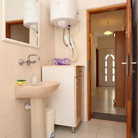 Appartamento Zuljana 252b
